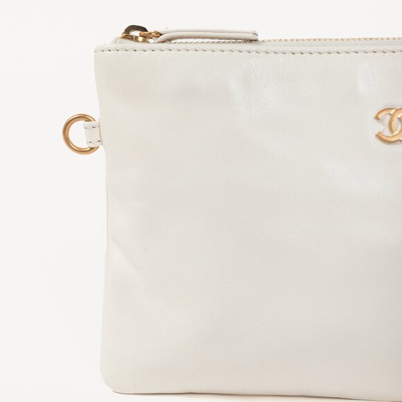 Chanel White Shiny Calfskin Logo Pouch - Picture 5 of 8
